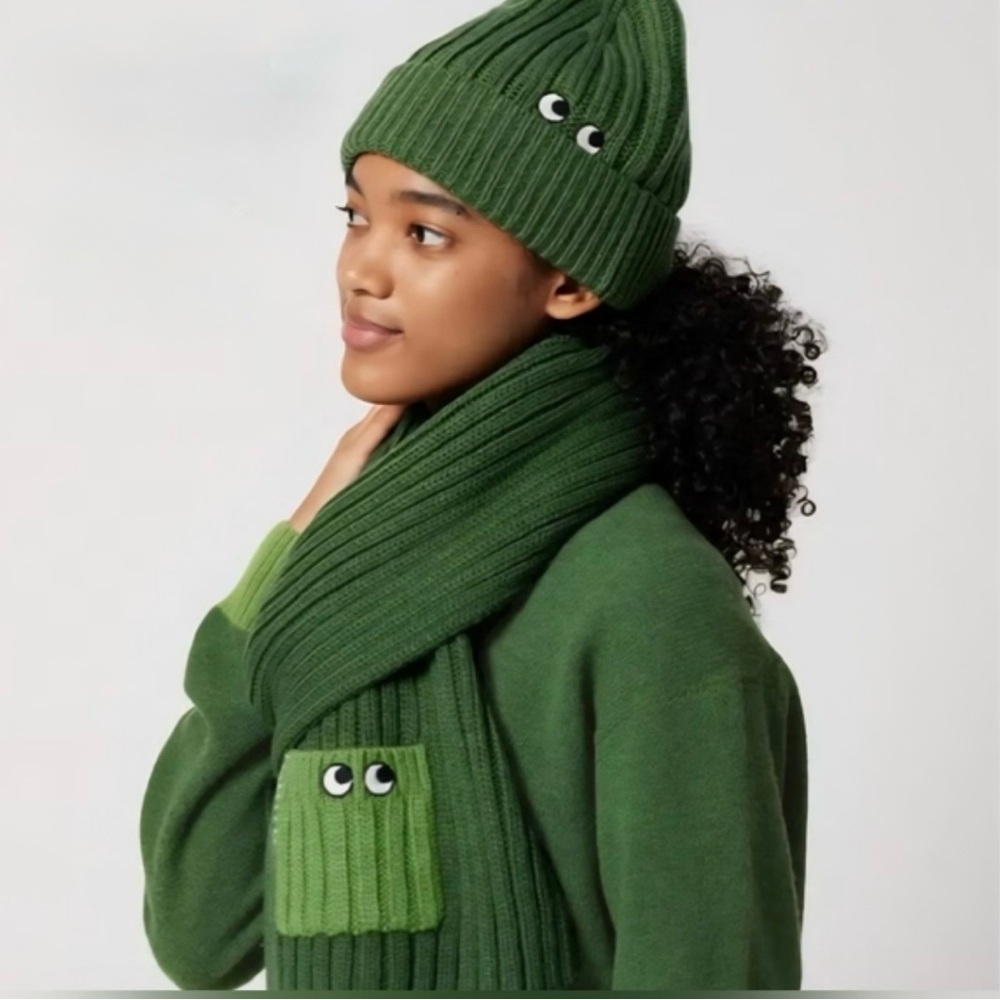 Anya Hindmarch x Uniqlo Heattech Scarf